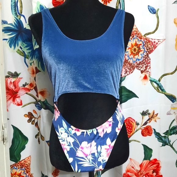 [PINK VS] Velvet mixed print cutout swimsuit. - Picture 1 of 7